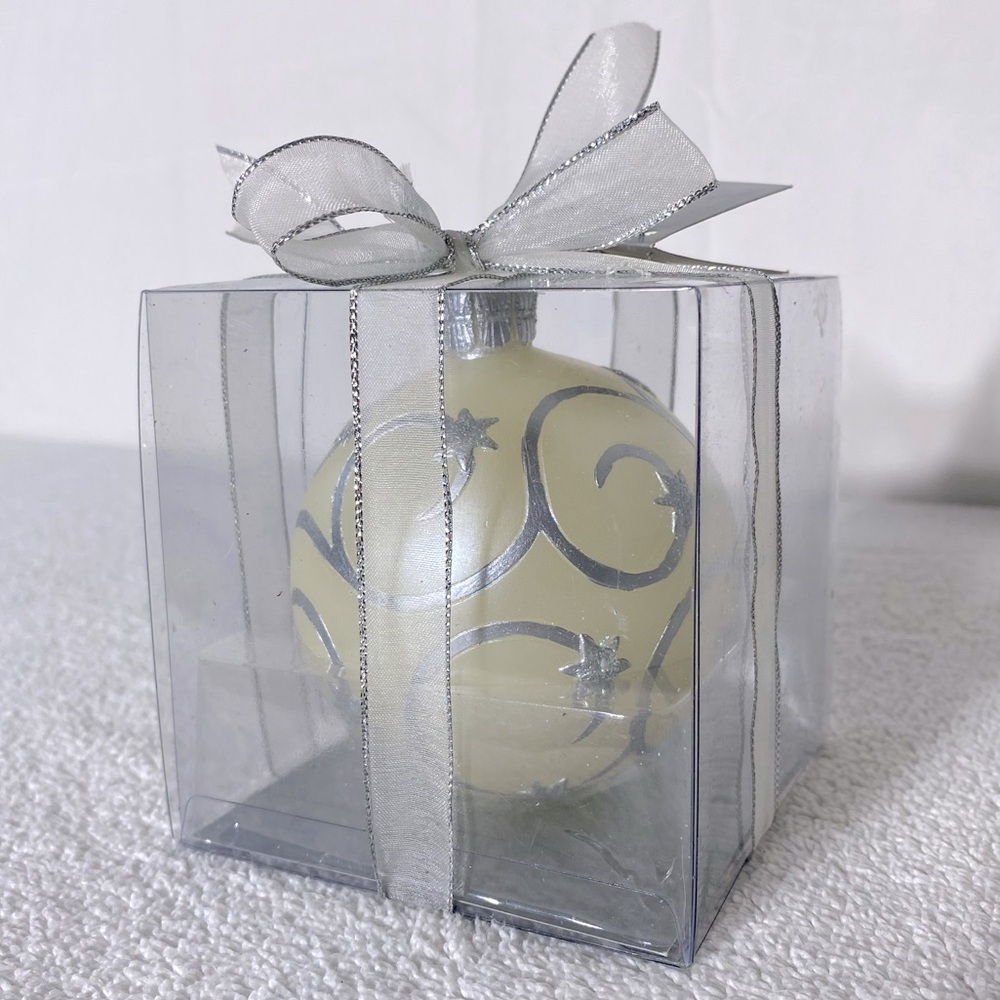 Vintage Sensual Living Cream Silver Christmas Tree Ornament Candle
